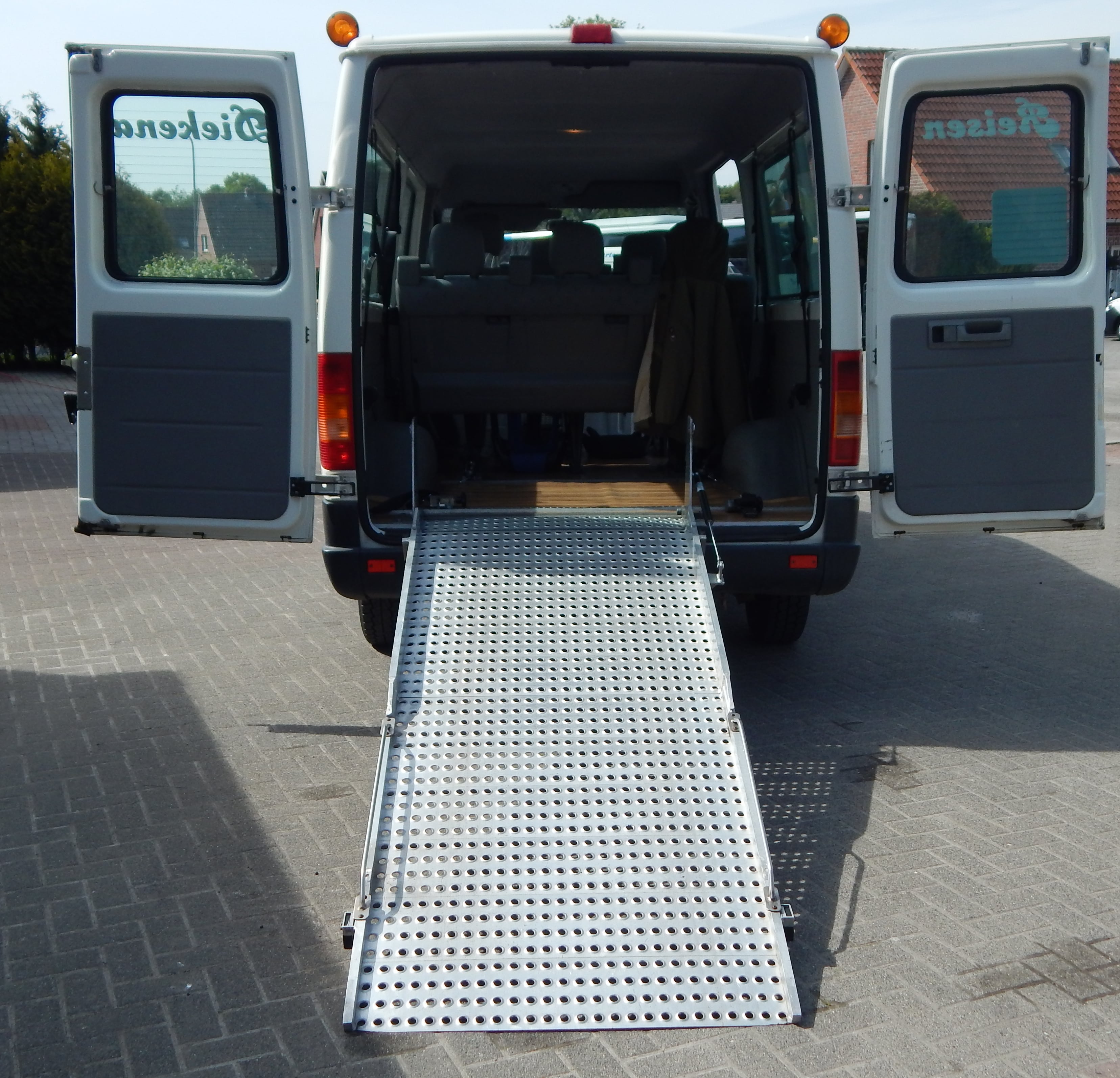 Upgant Schott Diekean Taxi